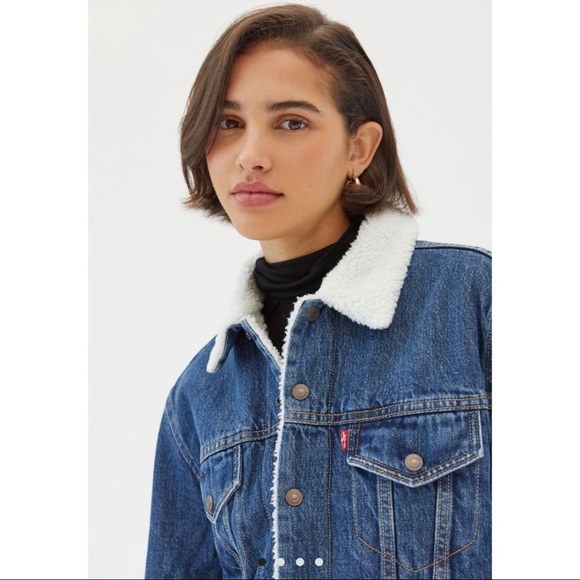 Levi’s ex-boyfriend Sherpa trucker jean jacket - Picture 3 of 5